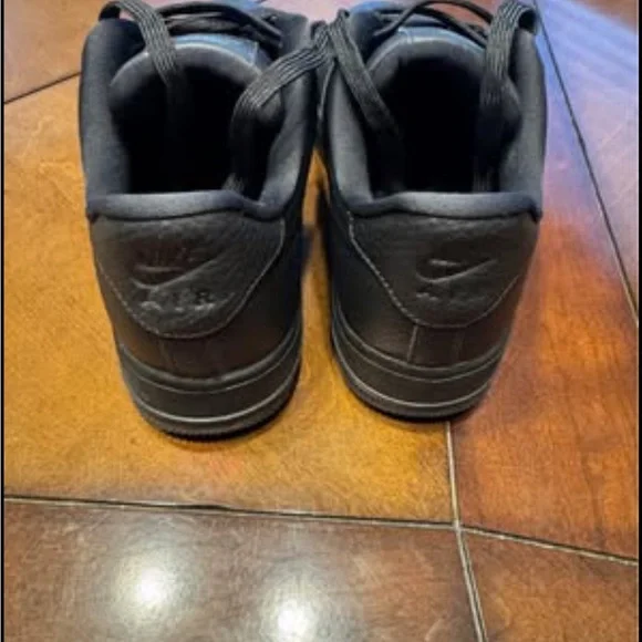 Nike Air Force 1 Men's Black Shoes - Weatherproof style - Picture 2 of 6